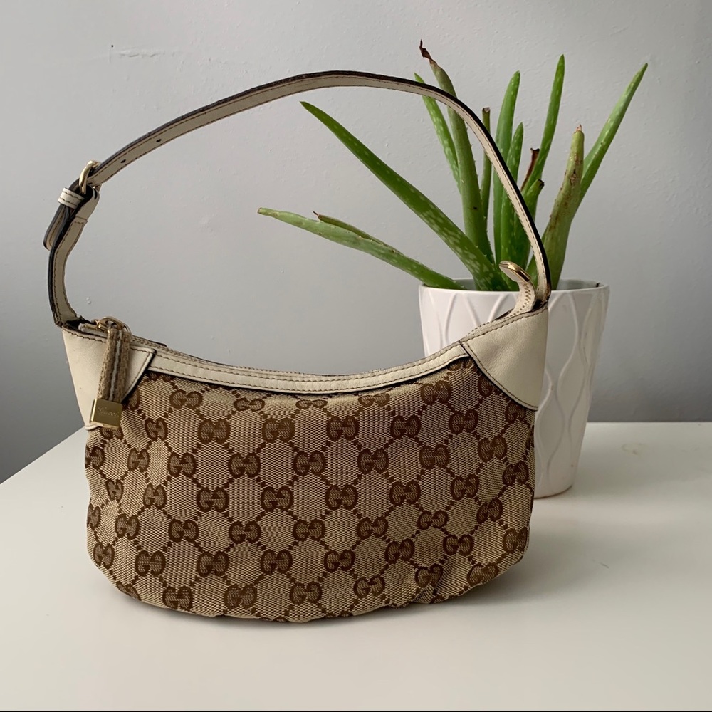 SOLD ❌ Gucci logo canvas mini bag